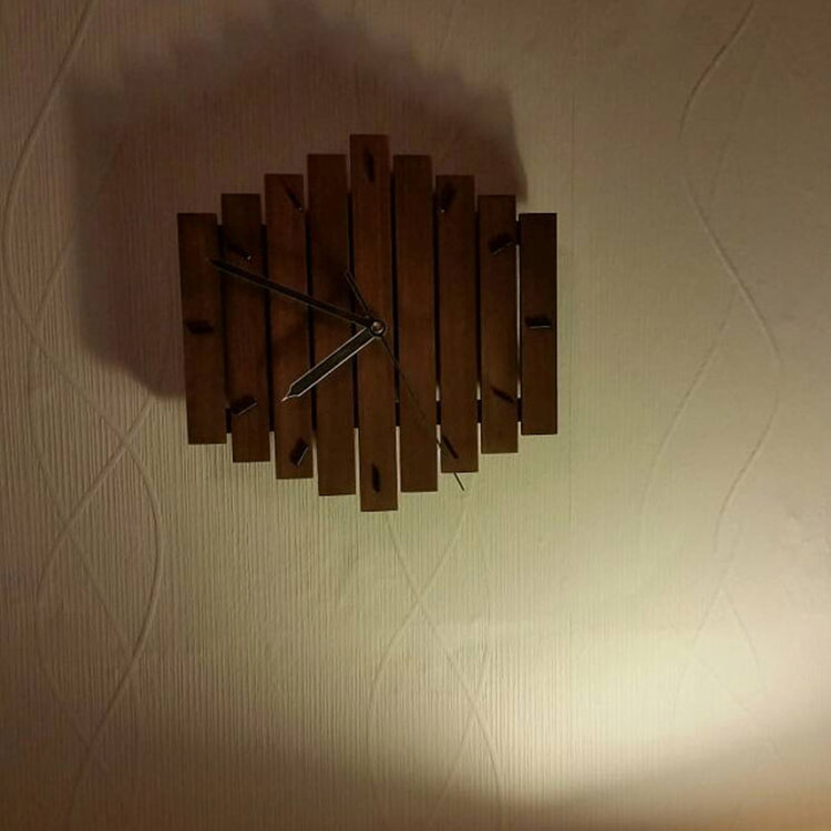 Horloge murale en bois épurée Rustic - Design naturel & durable Horloge murale en bois épurée Rustic - Design naturel & durable
