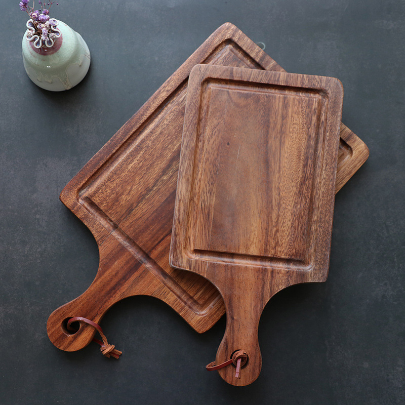 Planche à Découper Bois Massif KUMO – Élégance Artisanale Planche à Découper Bois Massif KUMO – Élégance Artisanale