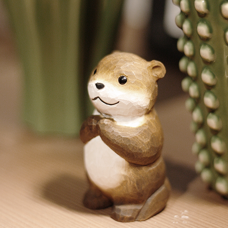 Sculpture sur Bois Décoration Otter – Élégance Naturelle Sculpture sur Bois Décoration Otter – Élégance Naturelle